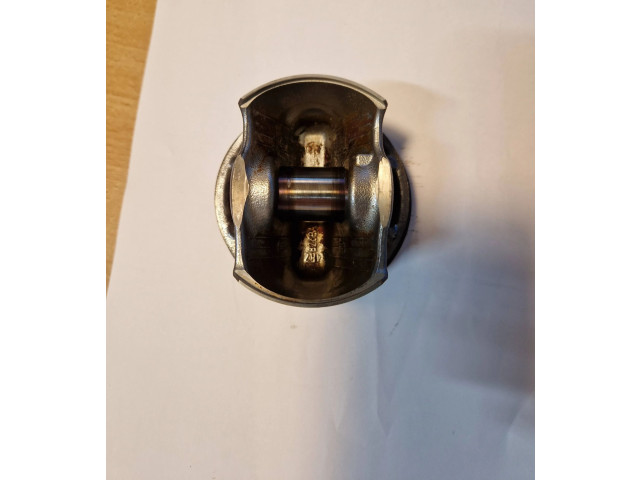 Píst 8637807 BMW 3 F30 F35 F31 pro benzínový motor 3.0 b58d30 b58d30