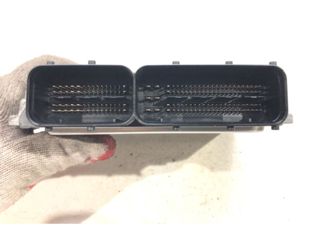 Řídící jednotka 03G906021PF Volkswagen Caddy 2004