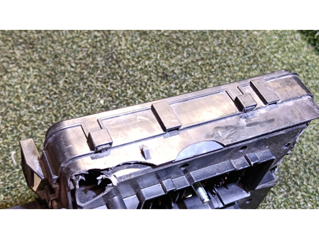 Блок предохранителей KK3T14D068JE   Ford Transit Custom    