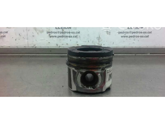 Píst Citroen Xsara pro naftový motor 1.6 9H02