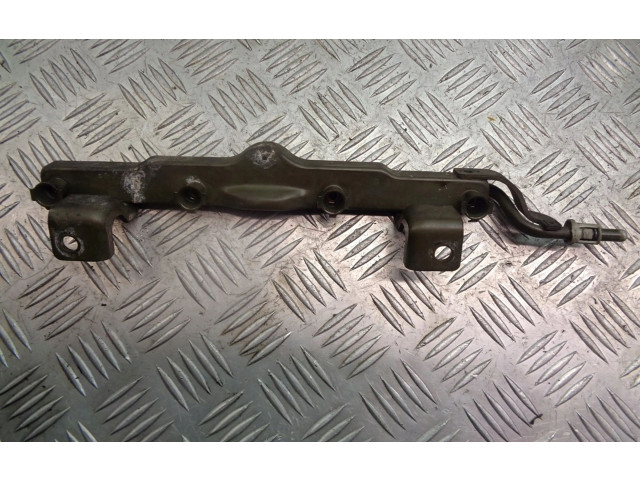 Топливная рампа Mazda 3 I