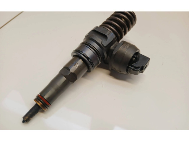 Форсунка 038130073AG Volkswagen Touran I BXE