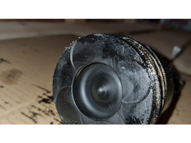 Píst Alfa Romeo 156 pro naftový motor 1.9