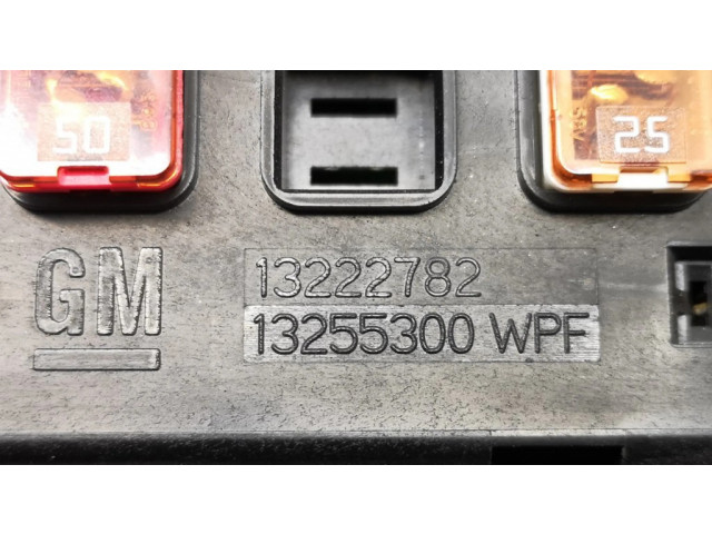 Блок предохранителей 13275884, MJ Opel Insignia A