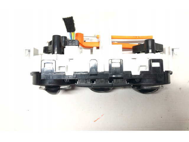 Блок управления климат-контролем    Peugeot 2008 I