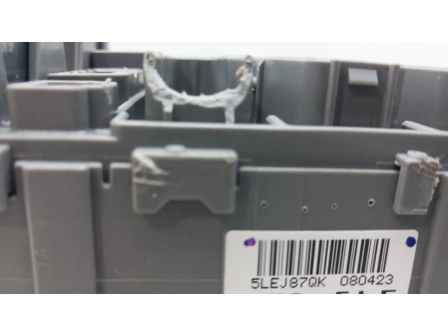 Pojistková skříňka 38200SNB Honda Civic 1999