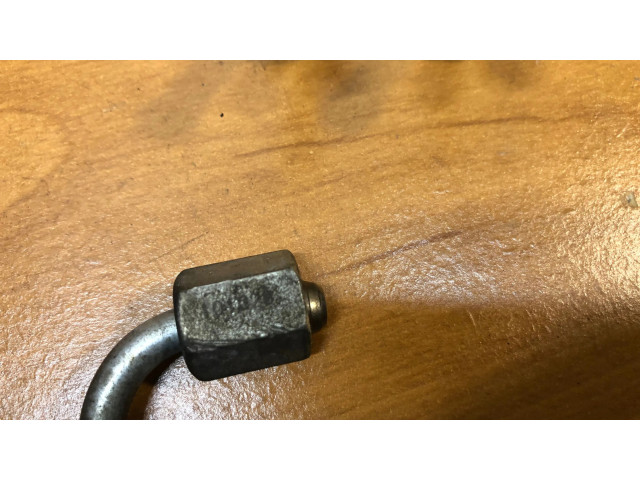 Трубка (трубки) для подачи топлива в жиклеры