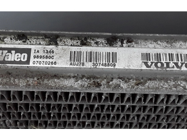 Интеркулер  30748809   Volvo V70 