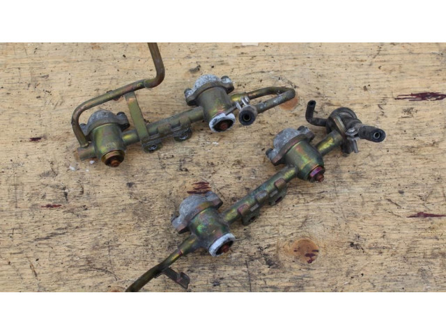 Топливная рампа 17522AA572 Subaru Forester SF