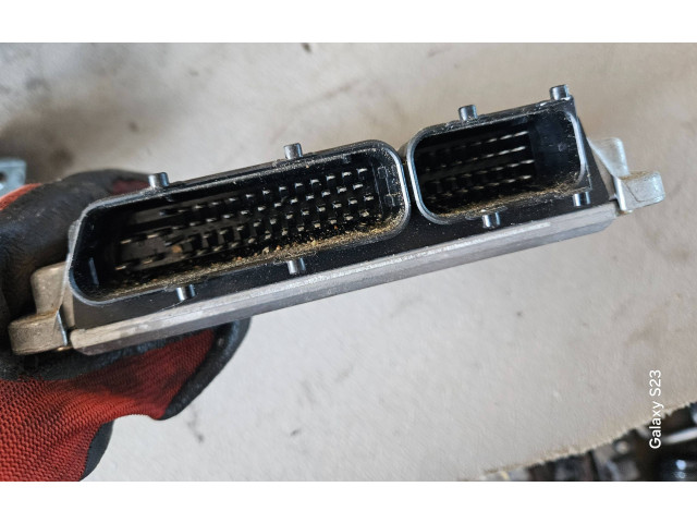 Блок управления двигателя 038906018G, 28SA3301   Audi A6 S6 C5 4B