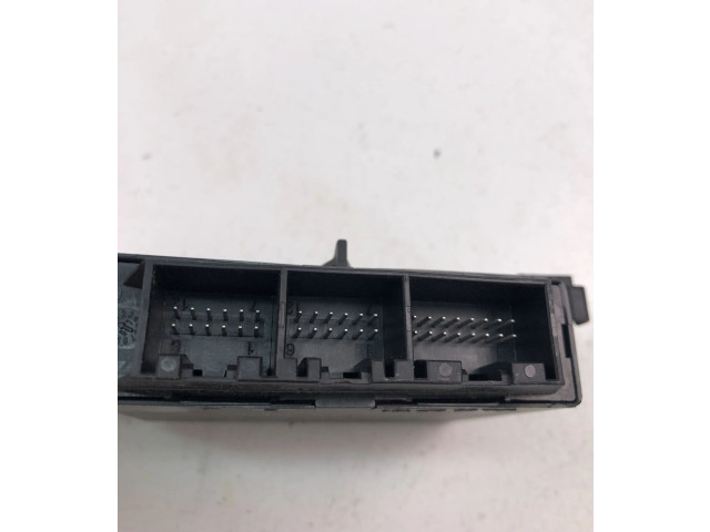 Блок управления 30682548   Volvo V70