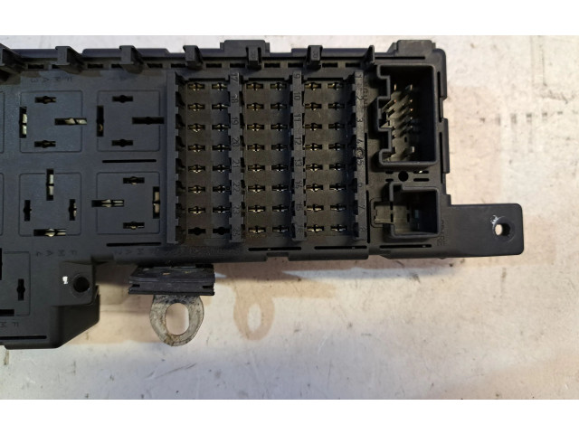 Блок предохранителей 30728008, 518828108    Volvo XC90   