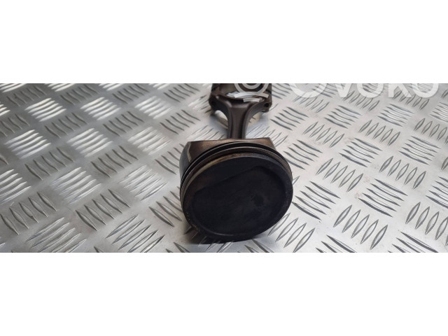 Поршень с шатуном Mercedes-Benz A W169