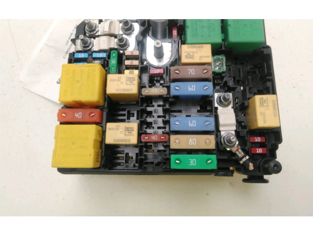 Блок предохранителей 9671941780 Citroen C3 Aircross