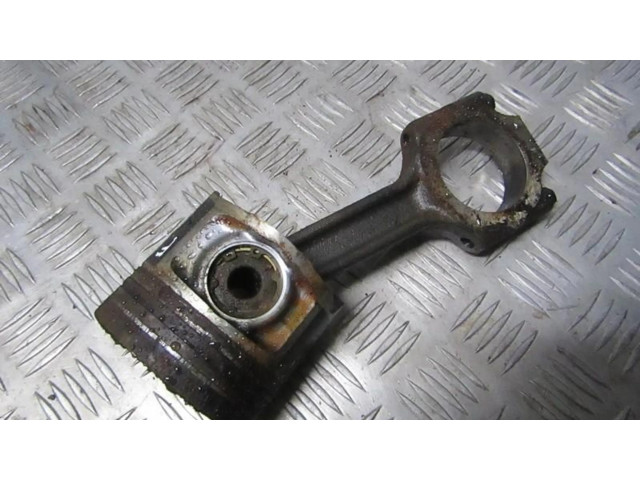 Píst Alfa Romeo 156 pro naftový motor 1.9