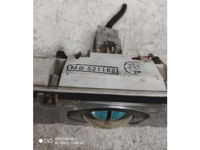 Přístrojová deska Mitsubishi Pajero 1988 MB521162