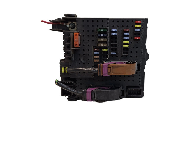 Блок предохранителей 8676391 Volvo XC90