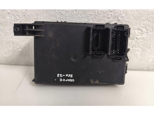 Pojistková skříňka 00517817590 Fiat Punto (199)