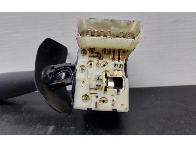 Включатель скорости стеклоочистителей Renault Clio II 1998 - 2001 года 6164