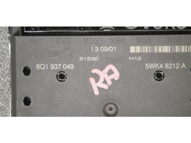 Блок предохранителей 6Q1937049SIEMENS Skoda Fabia Mk1 (6Y)