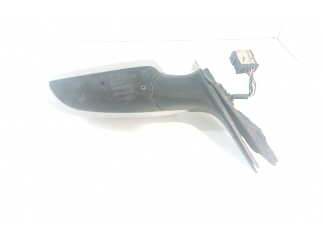 Зеркало электрическое        Audi A6 S6 C5 4B  1997 - 2005 года   