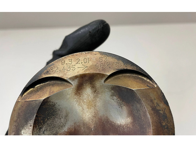  Поршень с шатуном  02606LJ1, WU3  Audi A3 S3 8V  