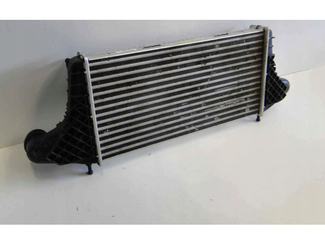 Интеркулер  A4705000300   Mercedes-Benz W470 