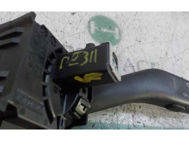 Ручка стеклоочистителей    Volkswagen Golf SportWagen