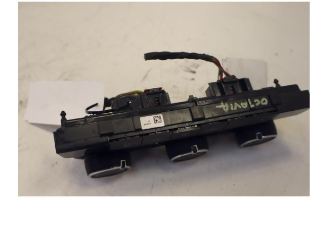 Блок управления климат-контролем 5E0820047J Skoda Octavia Mk3 (5E)