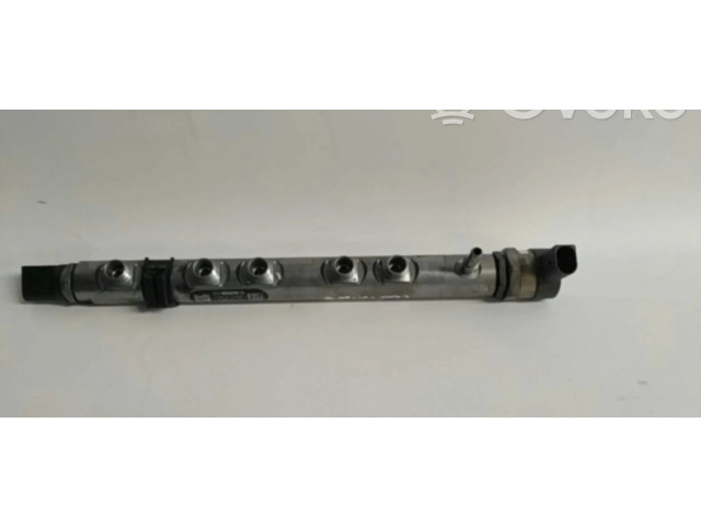 Топливная рампа Bosch   BMW 3 E92 E93 2.0 