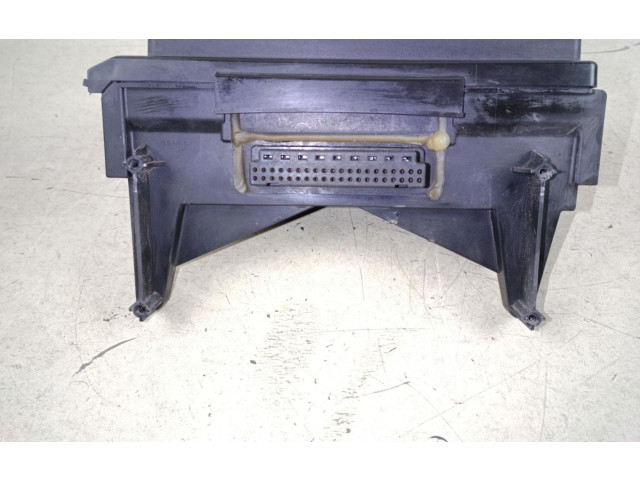 Блок предохранителей 04692114AC   Jeep Grand Cherokee (WK)    