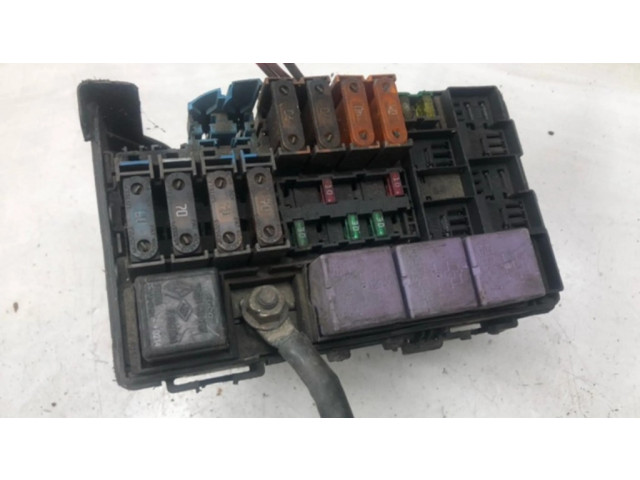   Pojistková skříňka 8200166291   Renault Vel Satis 2005