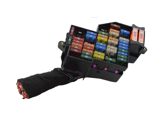 Pojistková skříňka 7P0941828A, 7P0941824A Porsche Cayenne (92A) 2014