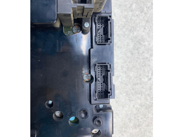 Блок управления климат-контролем 8697140, 04W52E04 Volvo XC70