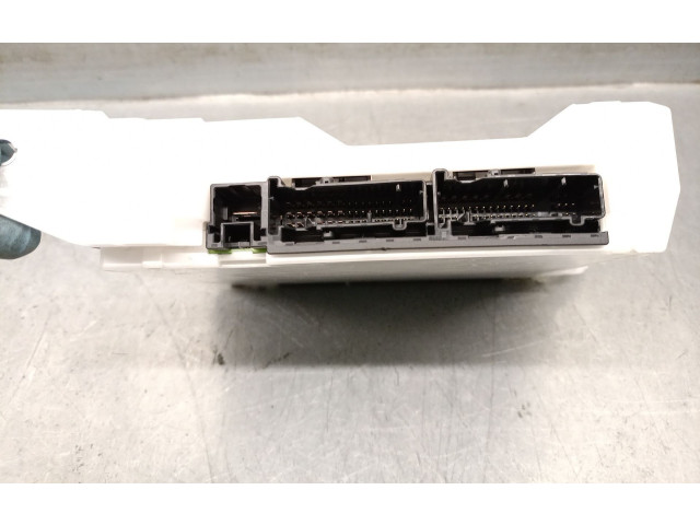 Pojistková skříňka Řídící jednotka BSM 8273052R90 Toyota Yaris 2024