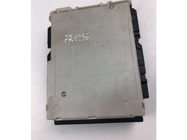   Pojistková skříňka 8273033Q31, FR1056   Toyota Camry 2019