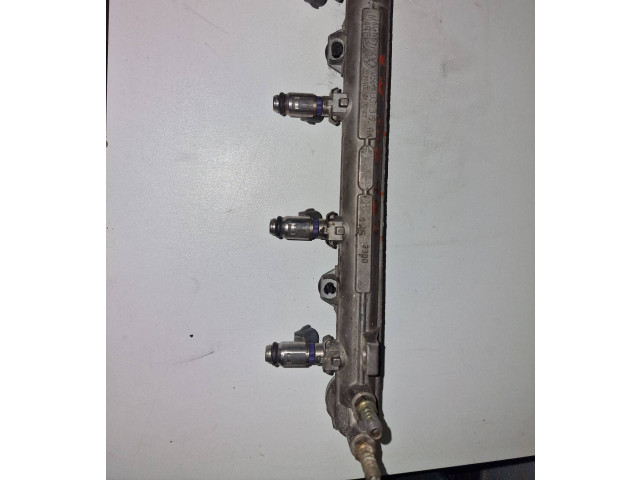 Топливная рампа 036133319   Audi A3 S3 8P   для двигателя BLS