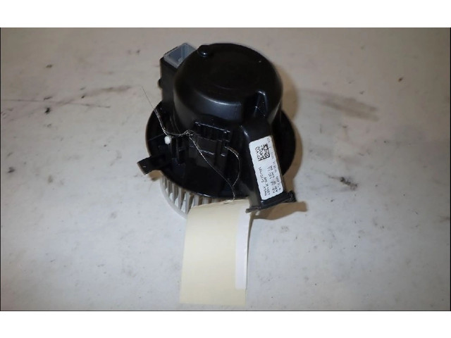 Вентилятор печки    272102302R   Renault Twingo III