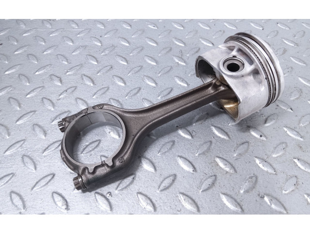 Поршень с шатуном DKLD 04C107065AT, 04E198401S Skoda Fabia Mk3 (NJ)