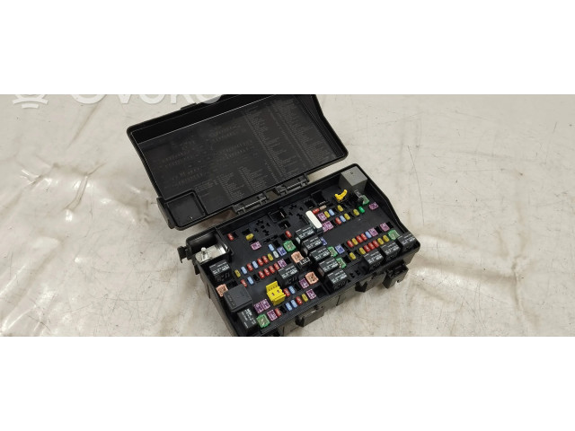 Блок предохранителей 68320919ac, P68320919ac Jeep Grand Cherokee