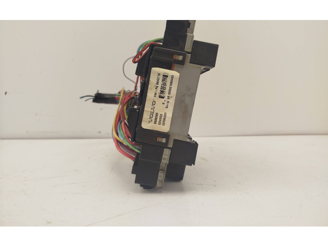 Блок предохранителей 8688383, 8645716   Volvo S80    