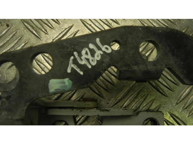 Петля (петли) задней крышки