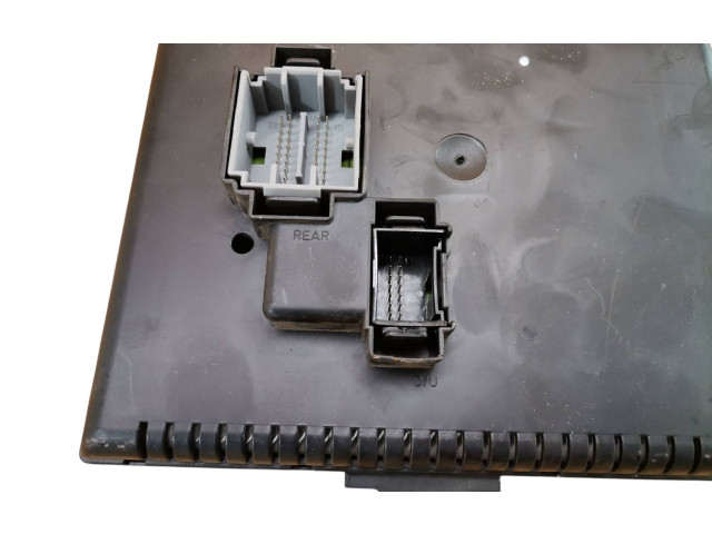 Блок предохранителей 30728512, 28017881   Volvo XC90    