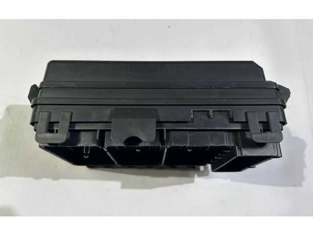 Pojistková skříňka 15940756 Chevrolet Corvette C6 2008