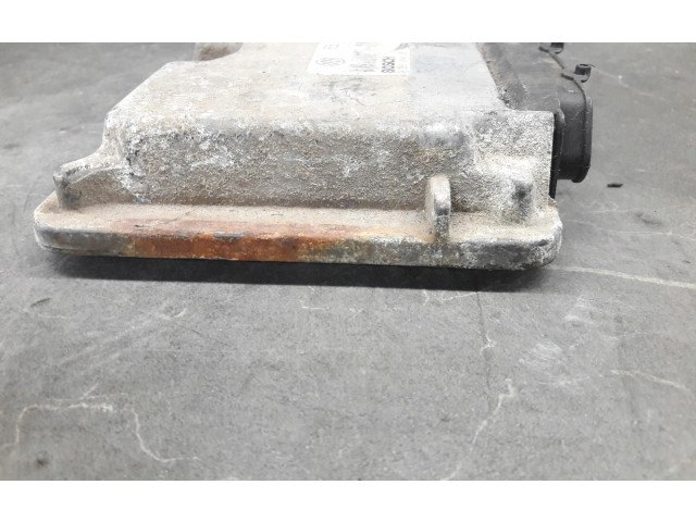 Блок управления двигателем Блок управления 038906013AN   Seat Inca (6k)