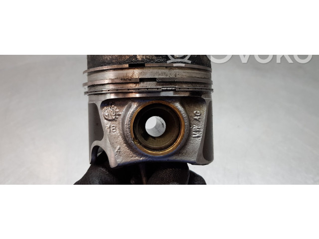 Píst 04L107065AM001, 04L105401A Volkswagen Tiguan DFG