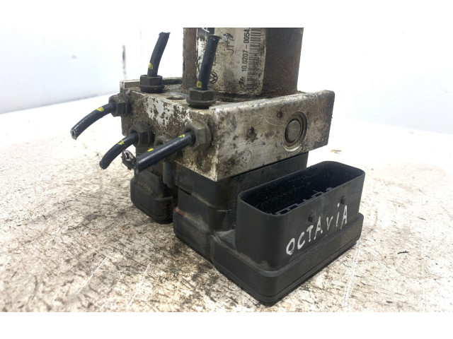 Блок АБС 1K0907379P, 00009496E4 Skoda Octavia Mk2 (1Z) 2004 - 2013 года