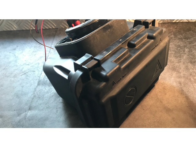   Pojistková skříňka 2100719182   BMW 1 F20 F21 2011