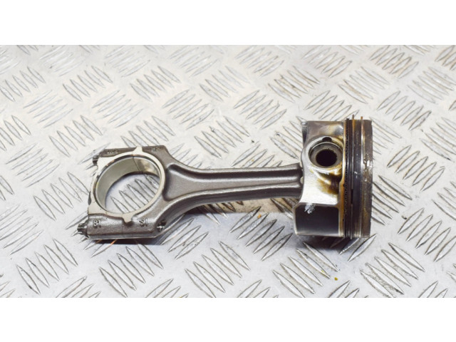 Píst 06K107065AG   Volkswagen Golf VII  pro benzínový motor 2.0 DJHA 