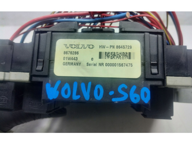 Блок предохранителей  8676286, 8676286   Volvo S80    